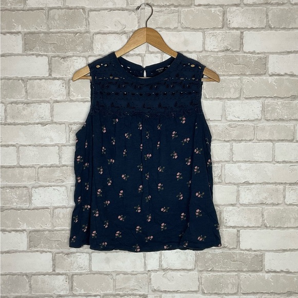 Lucky Brand Tops - Lucky Brand Navy Crochet Floral Print Sleeveless Blouse Size XL